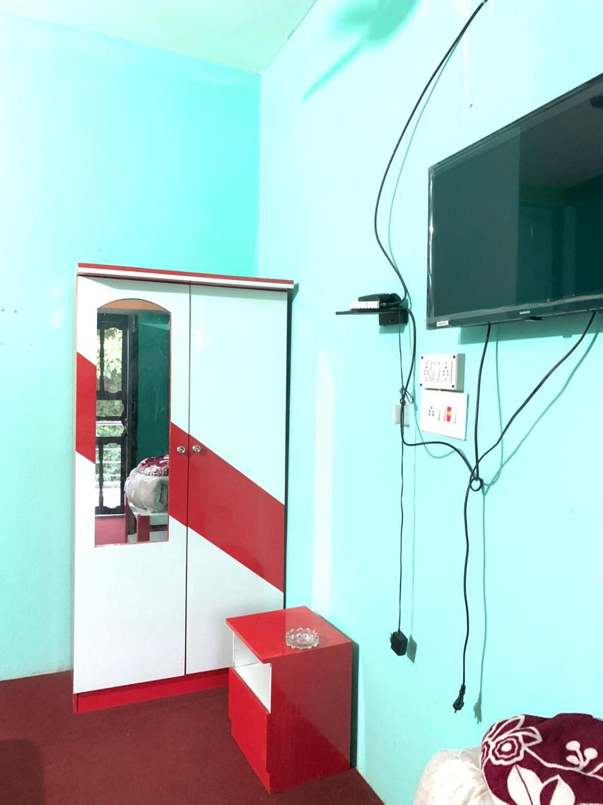 Subha Laxmi Hotel & Lodge Bahāsi Exteriör bild